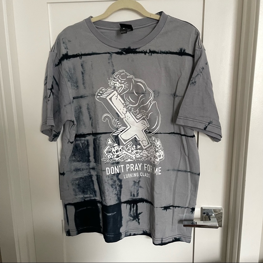 Lurking Class Graphic Tee size M